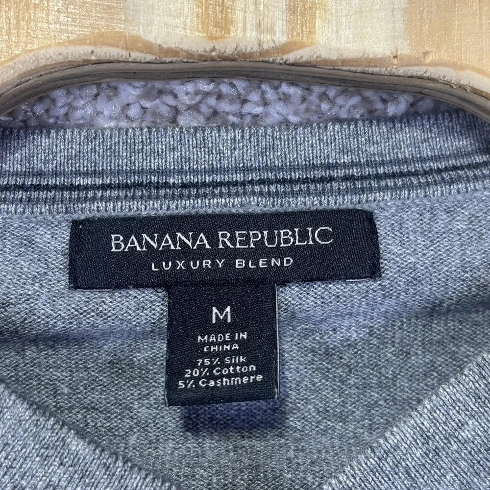 Banana Republic Sweater‎ Mens Medium Gray Silk Cashmere V Neck Knit Pullover